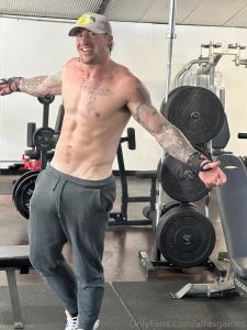 Come work out with me we can hit the sauna after if you want to see