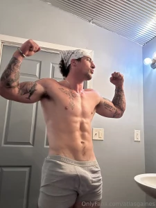 I just want to look good for you baby if you want to see even more