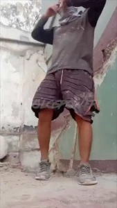 Angelo se saca la leche en la ducha despu s de un d a de chamba como
