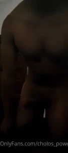 El chibolo del cercado no puede dormir y se hace una paja de madrugada