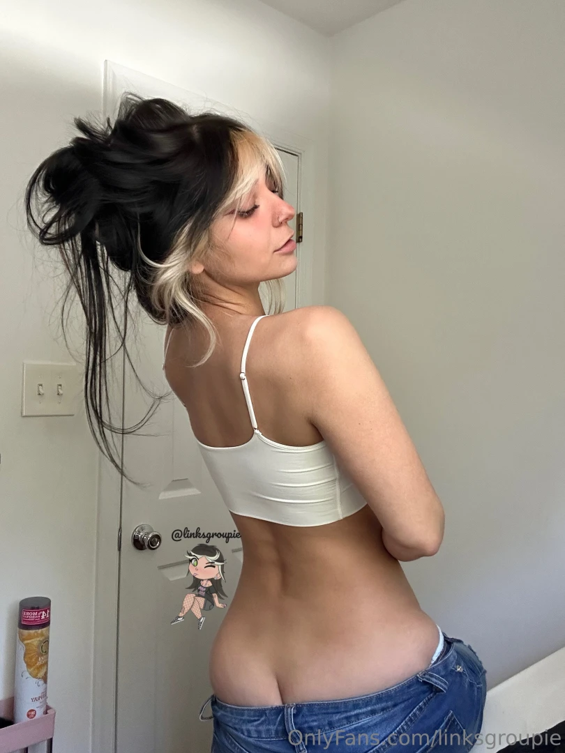 Just ur girl next door imagining this is a 90 s romcom and ur blasting part 4 