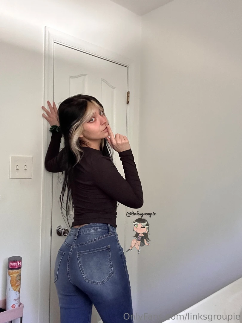 Just ur girl next door imagining this is a 90 s romcom and ur blasting part 5 