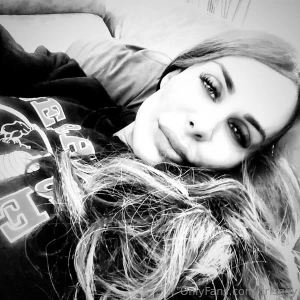 Come to my dm and i will show you how sexy and strong i can be for you