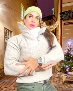 You are as happy as i am because it s friday let s enjoy it a lot