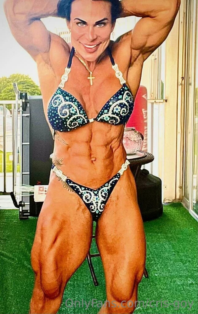 Love these biceps and abs love 