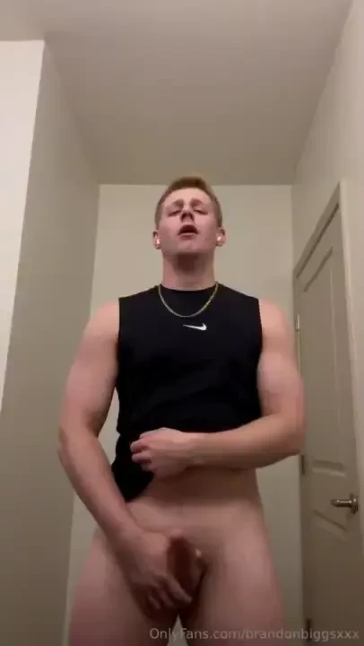 Enjoying myself in the mirror with and without music part 1 