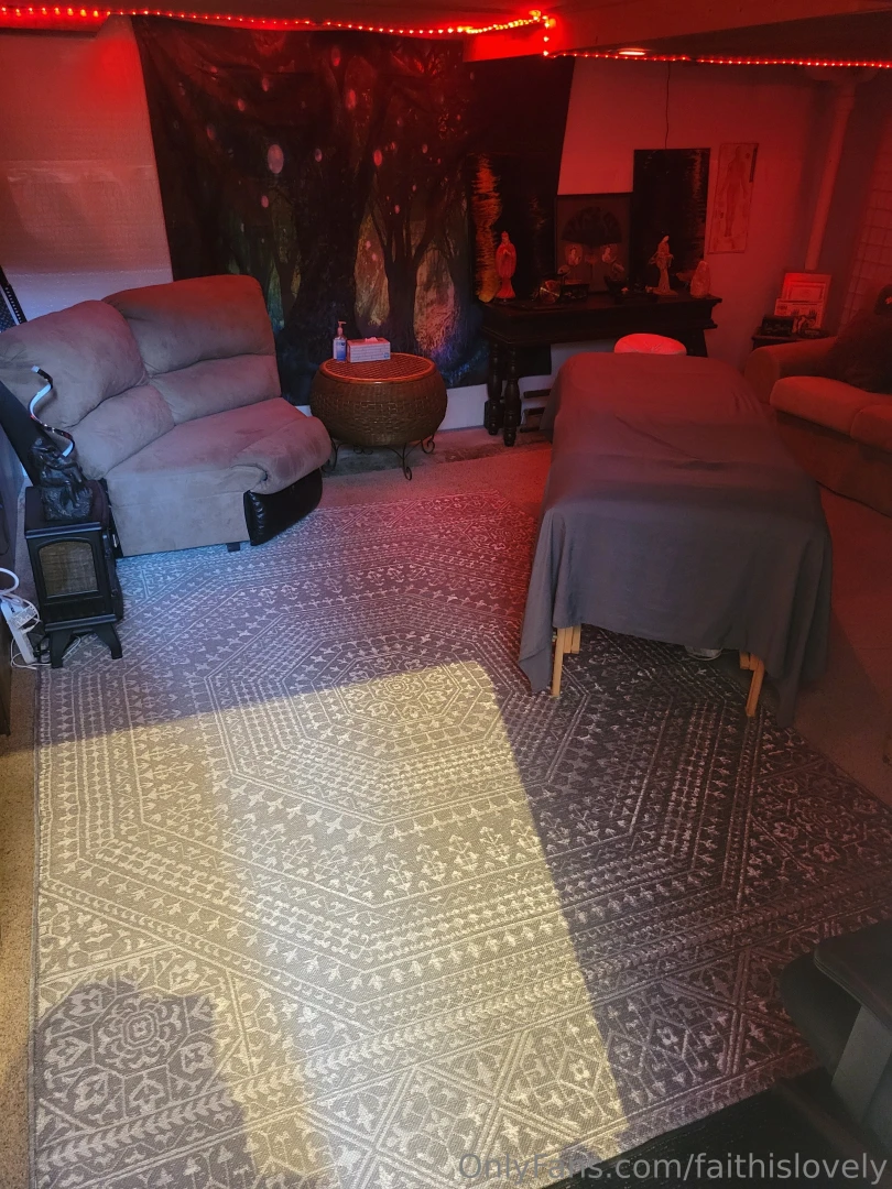 My mom bought yall a new rug 