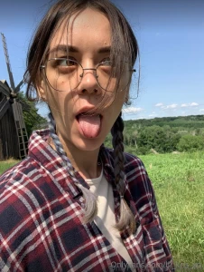 She s online and waiting for you sweetlolka this horny beauty part 1