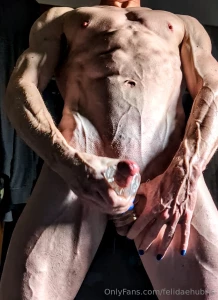 Please enjoy these pics of my shredded veiny bloated abs and throbbing part 3