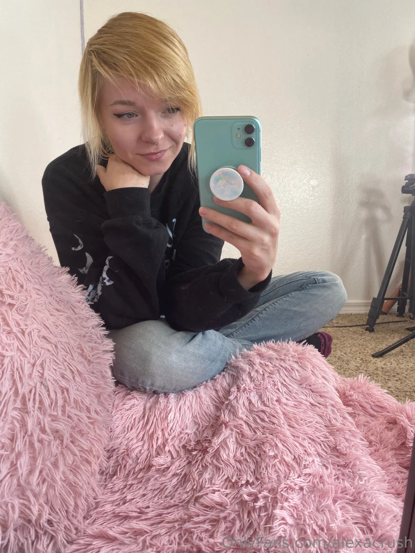 My secret talent is being able to bend my fingers weirdly far back lol part 1 