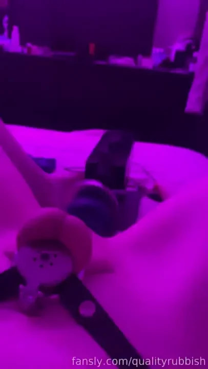 I feel like such a good girl getting pounded on a machine while i m 