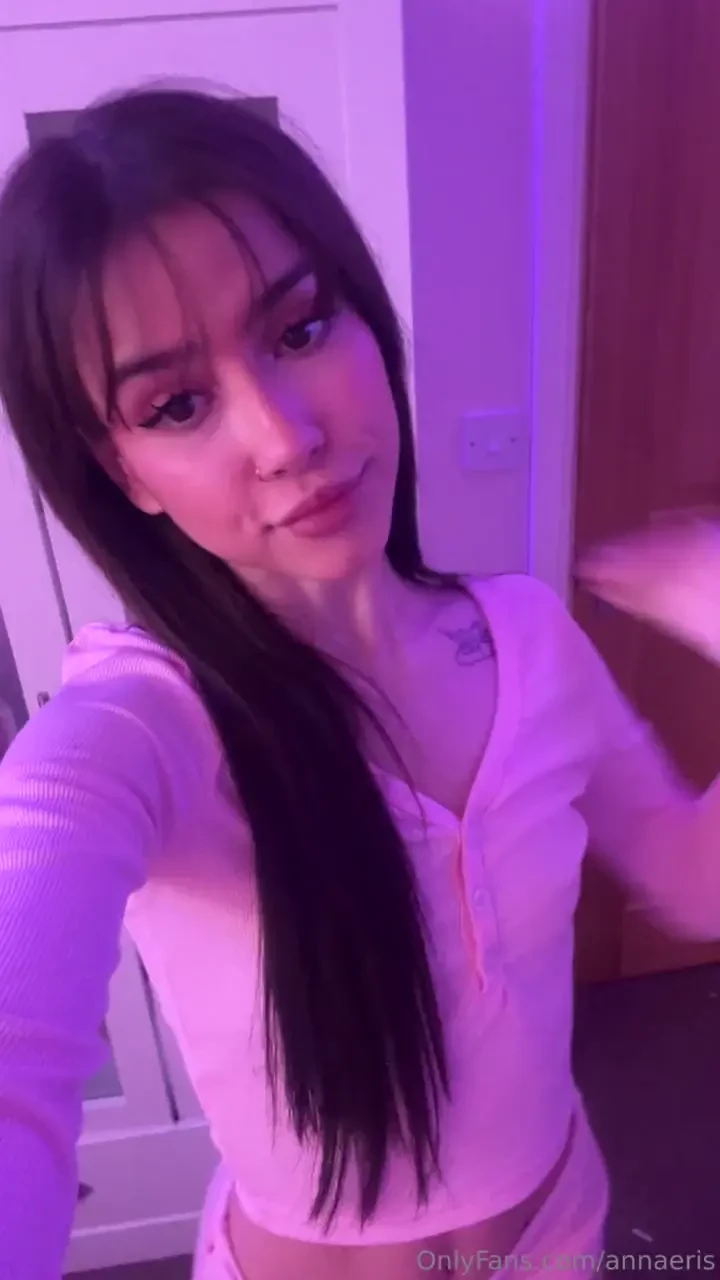 Let me be the reason you keep smiling tonight 