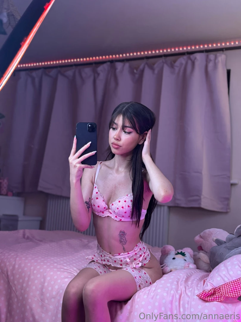 Consider this your friendly reminder that shy girls do it better 