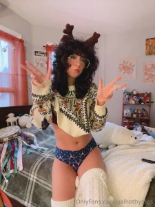 Heheheheh we re celebrating christmas early today with the kiss-mas part 6