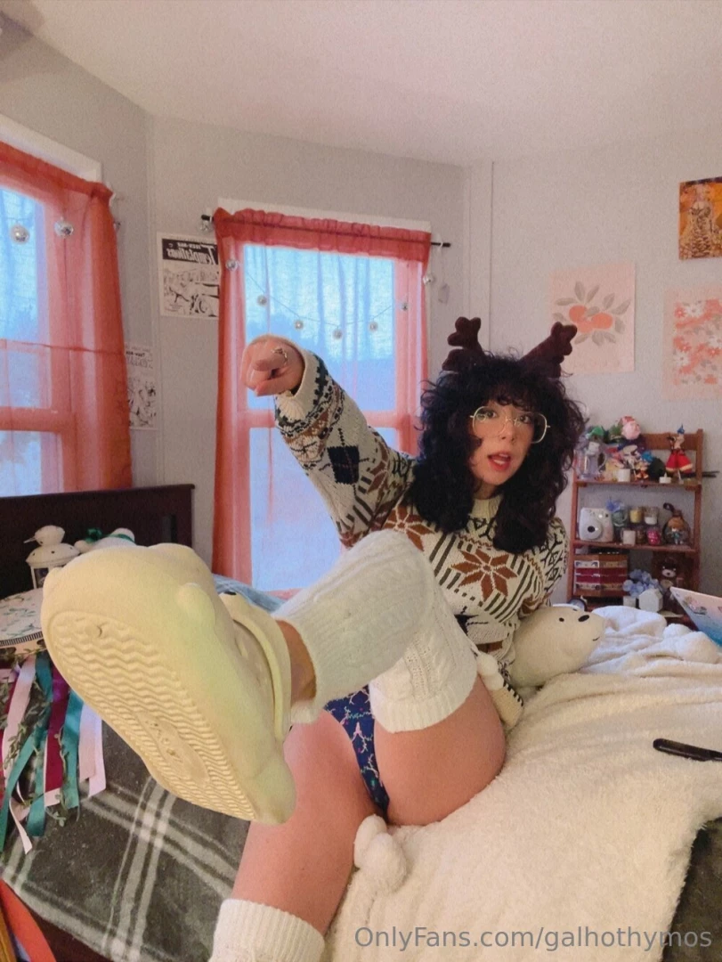 Heheheheh we re celebrating christmas early today with the kiss-mas part 5 