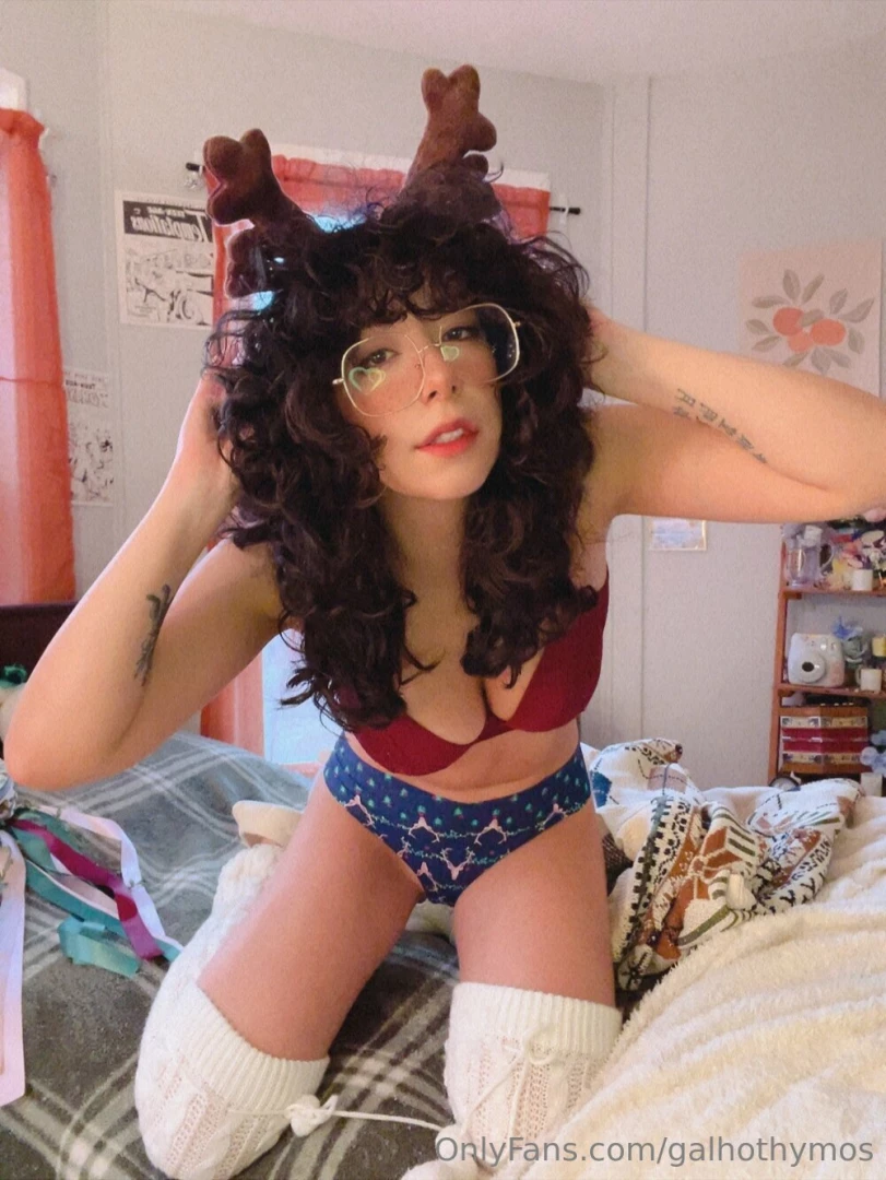 Heheheheh we re celebrating christmas early today with the kiss-mas part 9 