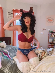 Heheheheh we re celebrating christmas early today with the kiss-mas part 12