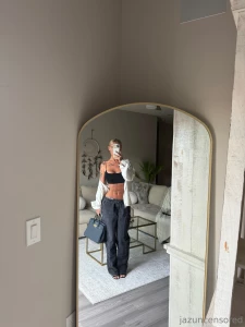 I heard it s snowing somewhere but on my vip it s all heat https