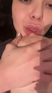 Need you to suck on the other one