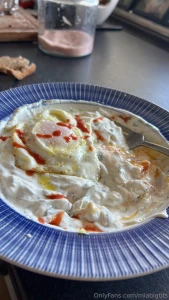 Before and after that s the thing with gastric sleeve u can eat just