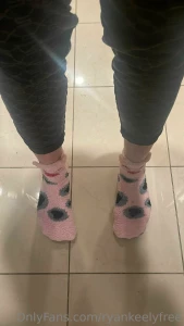 Pedicure day who s chipping in to get my chipped polish fixed up i ll