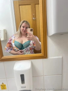 Happy hump day do you like my outfit that i wore to work today couldn