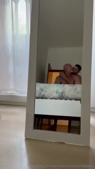 Riflessi nello specchio ultimo video con l amico davide x-posed 