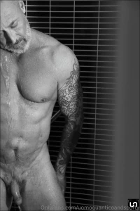 Doccia con me in collaborazione con x-posed