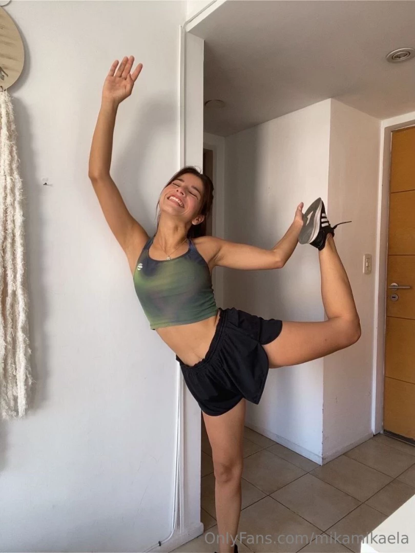 If i ever manage to do the splits just know it was a long journey full 