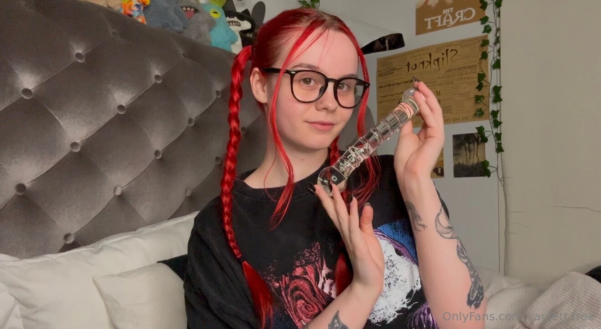 Pig tails glass dildo 6m 5s i was so horny last night after finishing 