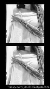 I just got out of the shower and my body smells so good so hot and wet