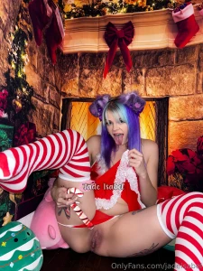 You ever seen a puppygirl fuck herself with a candy cane before