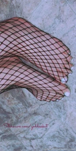 Anyone into pretty white toes