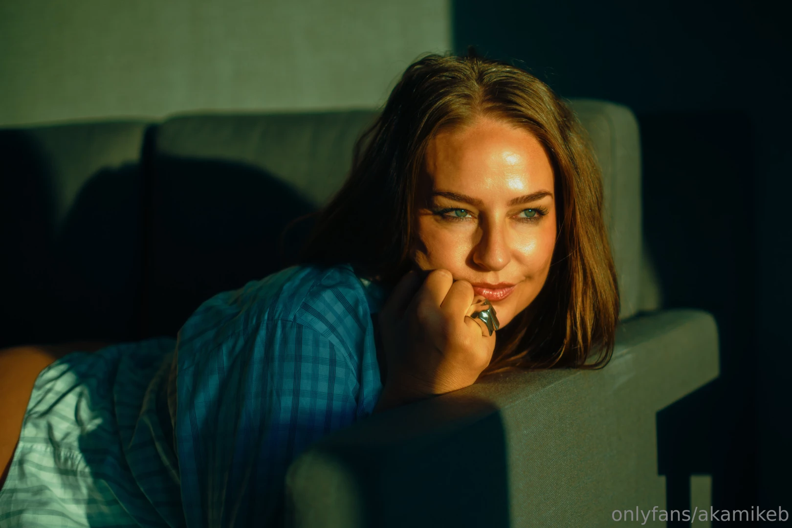 Jordan west booked a suite at a pretty nice hotel and brought me in to part 6 