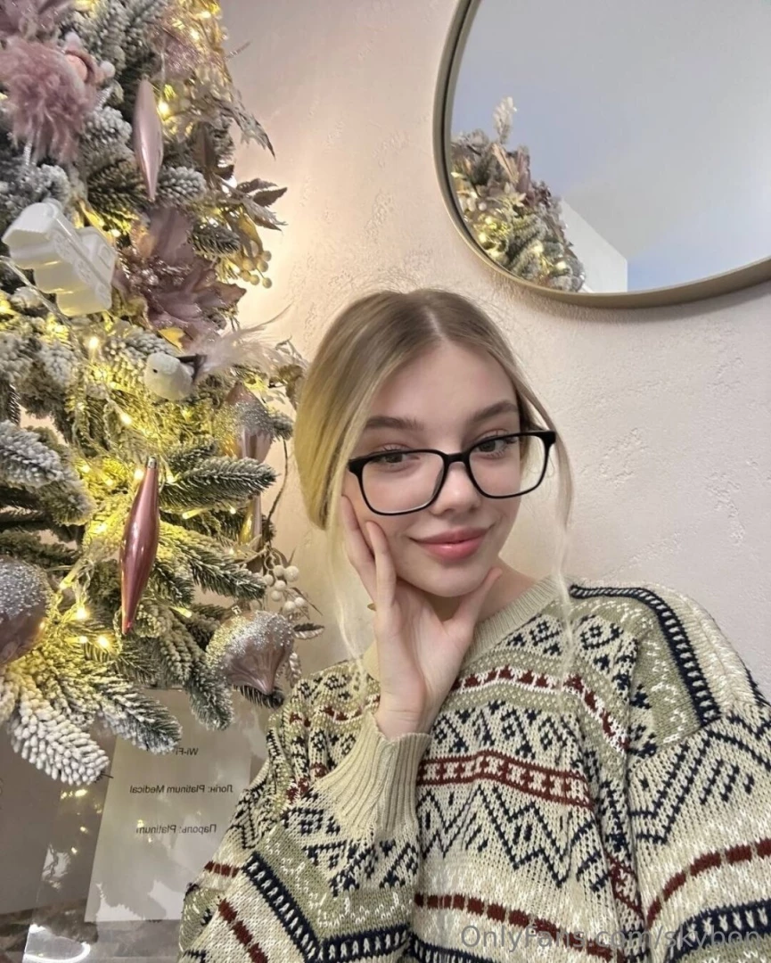 I still have an x-mas tree at home i am too lazy to remove it 