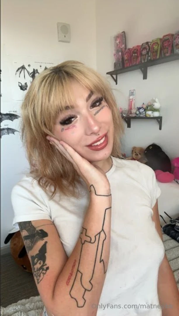 Say hello to the adorable ashleimichelle your new virtual gf is here part 1 