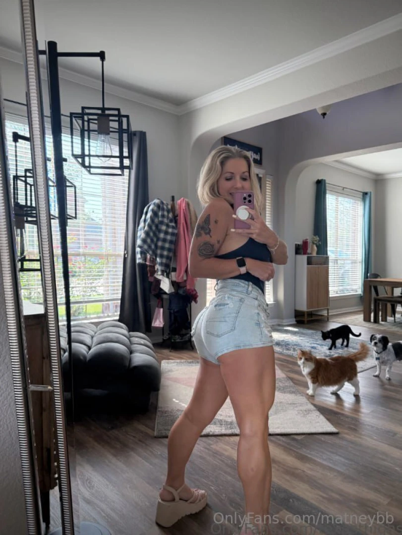 Texasthighs jumped from instagram to onlyfans and she can t wait to part 33 
