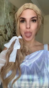 Sunday fun day the halloween festivities have begun this is me as elsa part 5