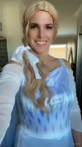 Sunday fun day the halloween festivities have begun this is me as elsa part 4