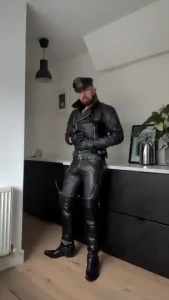 Full leather and knee high sendras
