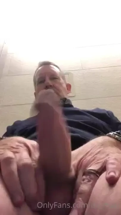 Video of my free time in the office 