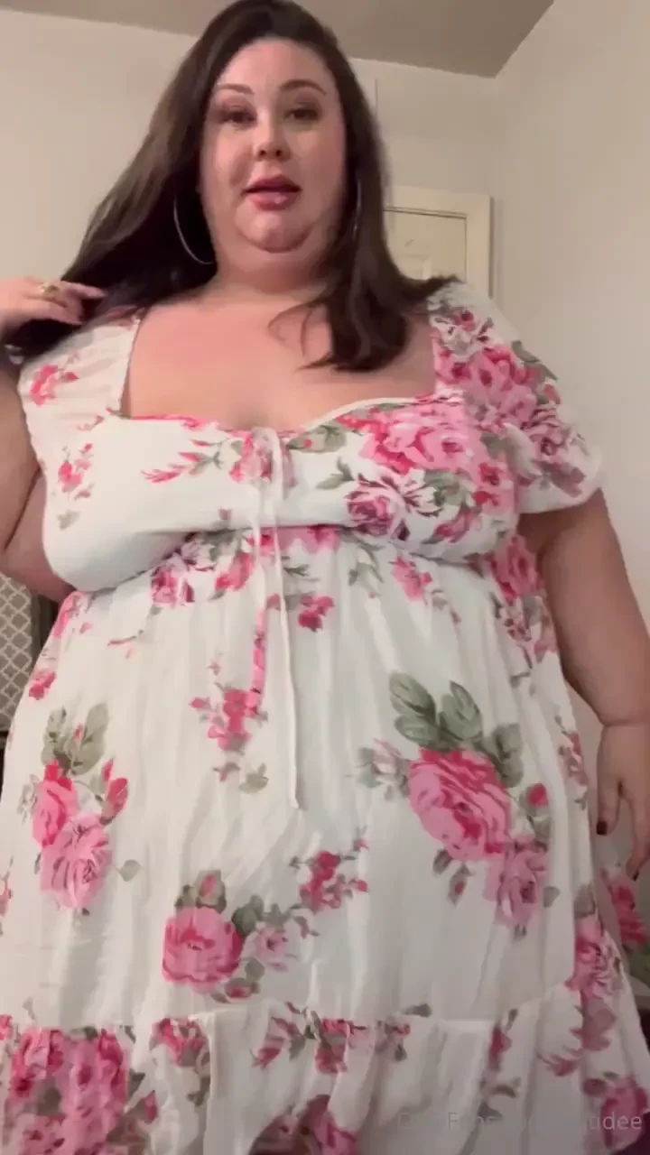 New dress goofin 21 pics 2min vid just showin off my new dress for you 
