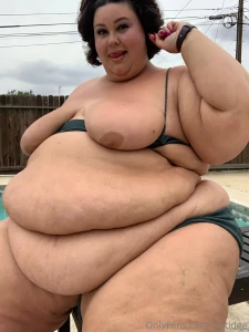 Stroll amp sit 20 pics 4 5 min vid this set includes my full clip part 17