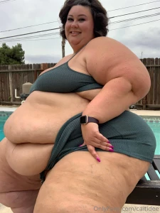 Stroll amp sit 20 pics 4 5 min vid this set includes my full clip part 10