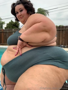 Stroll amp sit 20 pics 4 5 min vid this set includes my full clip part 15