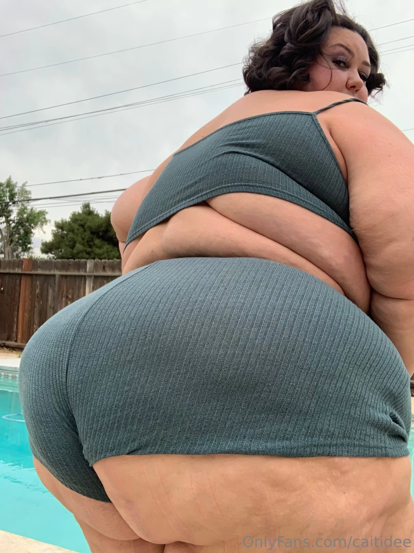 Stroll amp sit 20 pics 4 5 min vid this set includes my full clip part 7 