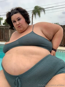 Stroll amp sit 20 pics 4 5 min vid this set includes my full clip part 18