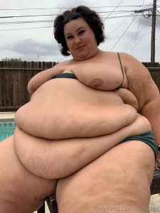 Stroll amp sit 20 pics 4 5 min vid this set includes my full clip part 6