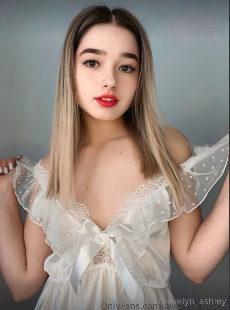 Alwayss_gracee alwayss_gracee this babe just turned 18 and looking for part 16 