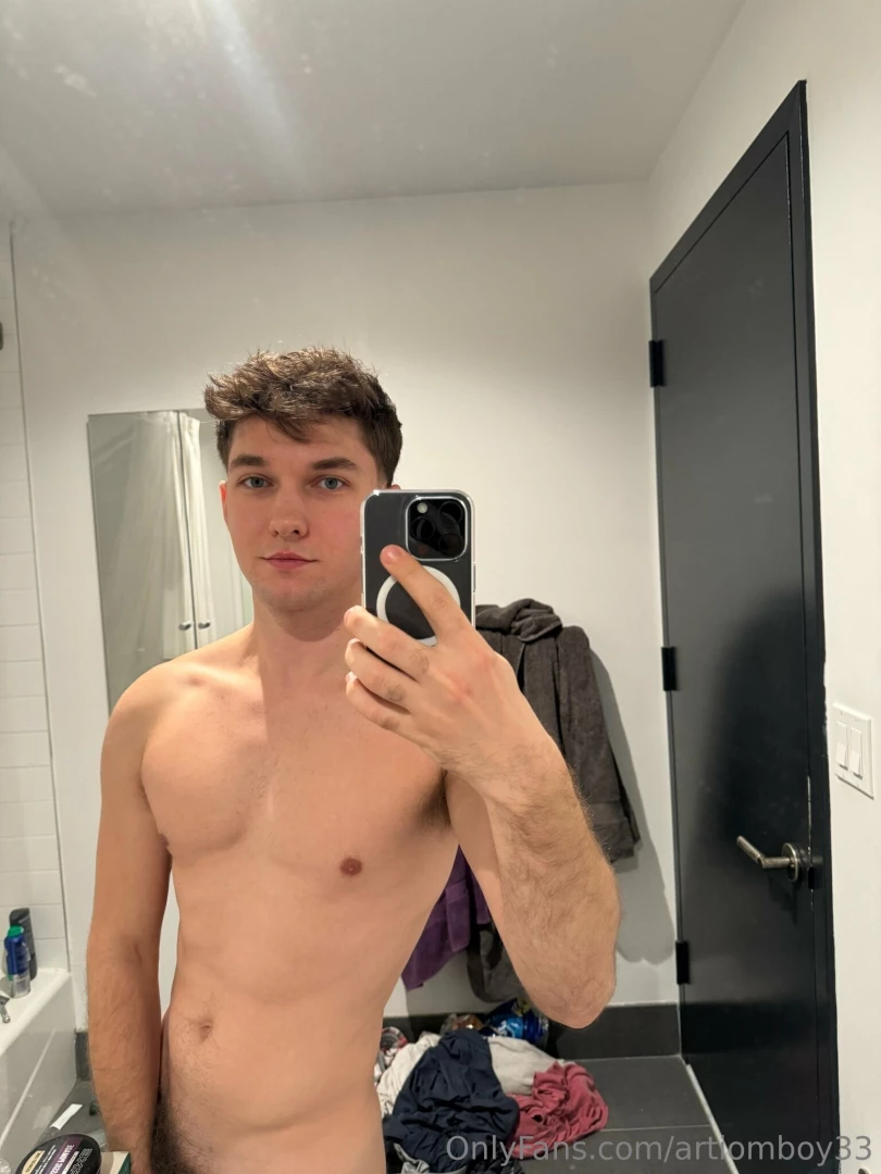 Stroke me off before we shower 